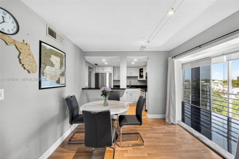 Condominio en venta en Miami, Florida, 2 dormitorios, 109.81 m2 № 2033466 - foto 16