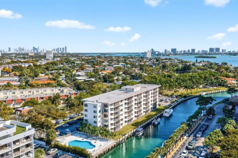 Condominio en venta en Miami, Florida, 2 dormitorios, 109.81 m2 № 2033466 - foto 9