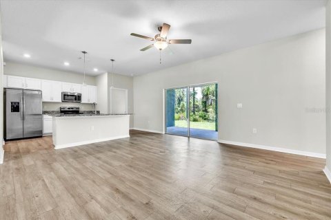 Villa ou maison à vendre à Port Charlotte, Floride: 3 chambres, 148.74 m2 № 2149922 - photo 4