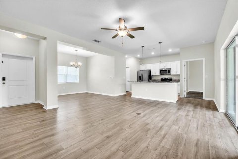 Villa ou maison à vendre à Port Charlotte, Floride: 3 chambres, 148.74 m2 № 2149922 - photo 3