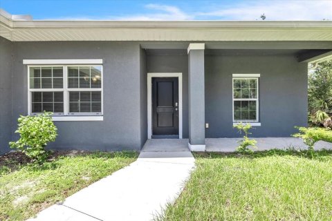 Villa ou maison à vendre à Port Charlotte, Floride: 3 chambres, 148.74 m2 № 2149922 - photo 2