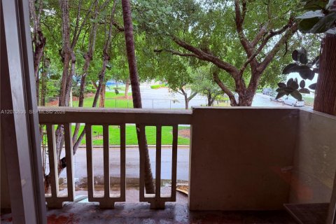 Copropriété à louer à North Miami, Floride: 2 chambres, 95.04 m2 № 2303603 - photo 14