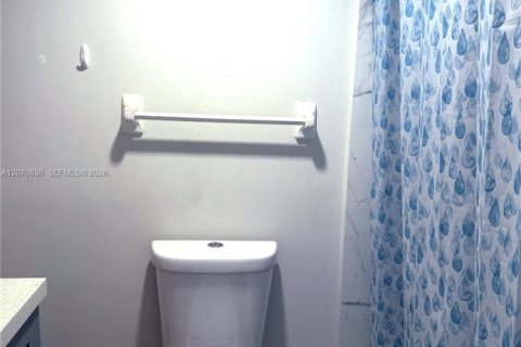 Copropriété à louer à North Miami, Floride: 2 chambres, 95.04 m2 № 2303603 - photo 8