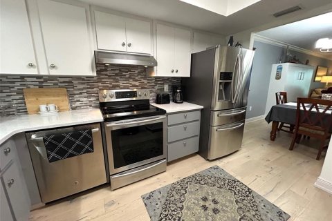 Condo in Bradenton, Florida, 2 bedrooms  № 1767881 - photo 17