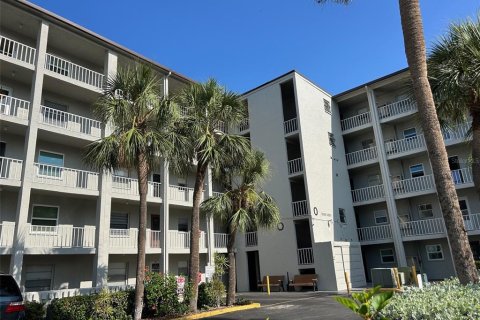 Condo in Bradenton, Florida, 2 bedrooms  № 1767881 - photo 1
