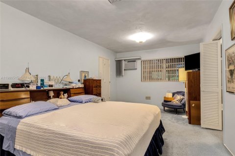 Купить виллу или дом в Корал-Гейблс, Флорида 4 спальни, 268.67м2, № 2048722 - фото 20