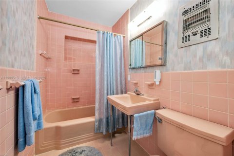 Купить виллу или дом в Корал-Гейблс, Флорида 4 спальни, 268.67м2, № 2048722 - фото 26