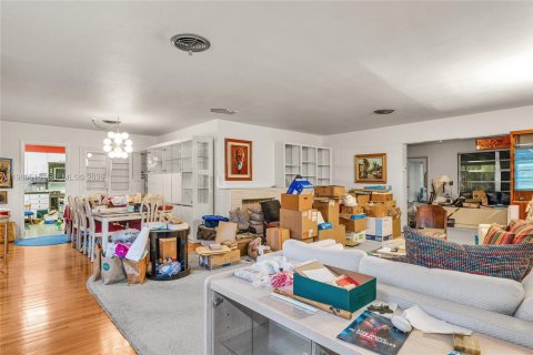 Купить виллу или дом в Корал-Гейблс, Флорида 4 спальни, 268.67м2, № 2048722 - фото 14