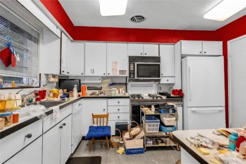 Купить виллу или дом в Корал-Гейблс, Флорида 4 спальни, 268.67м2, № 2048722 - фото 18