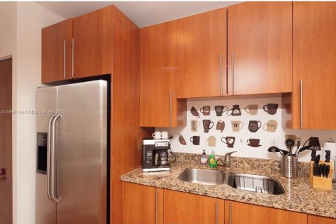 Condominio en venta en Miami Beach, Florida, 1 dormitorio, 56.21 m2 № 1875458 - foto 9