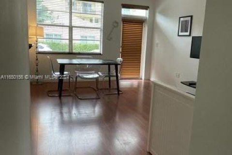 Condominio en venta en Miami Beach, Florida, 1 dormitorio, 56.21 m2 № 1875458 - foto 19