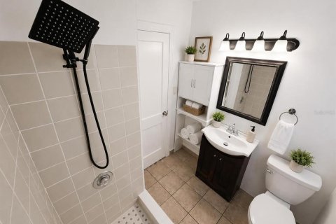 House in Orlando, Florida 2 bedrooms, 82.03 sq.m. № 2236908 - photo 8