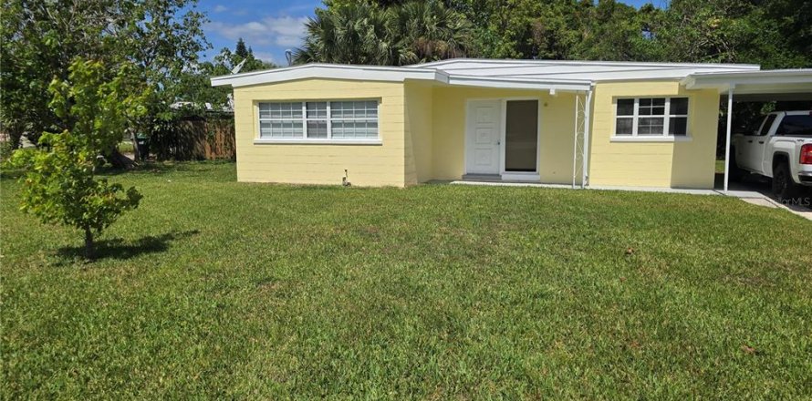 House in Orlando, Florida 2 bedrooms, 82.03 sq.m. № 2236908