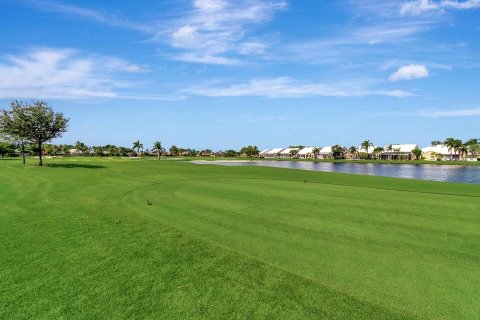 House in Boynton Beach, Florida 3 bedrooms, 288.74 sq.m. № 1181964 - photo 1