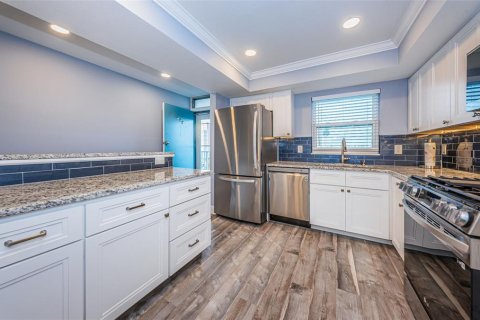 Condo in South Pasadena, Florida, 2 bedrooms  № 1043283 - photo 22
