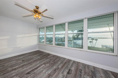 Condo in South Pasadena, Florida, 2 bedrooms  № 1043283 - photo 6