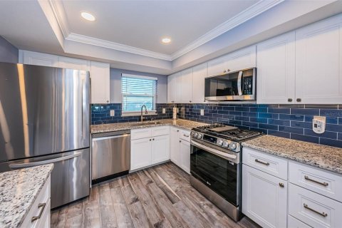 Condo in South Pasadena, Florida, 2 bedrooms  № 1043283 - photo 21