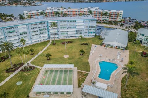 Condo in South Pasadena, Florida, 2 bedrooms  № 1043283 - photo 12