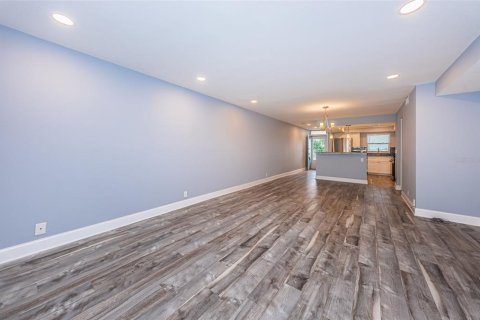 Condo in South Pasadena, Florida, 2 bedrooms  № 1043283 - photo 28