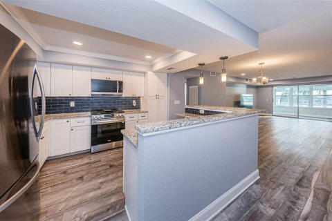 Condo in South Pasadena, Florida, 2 bedrooms  № 1043283 - photo 25