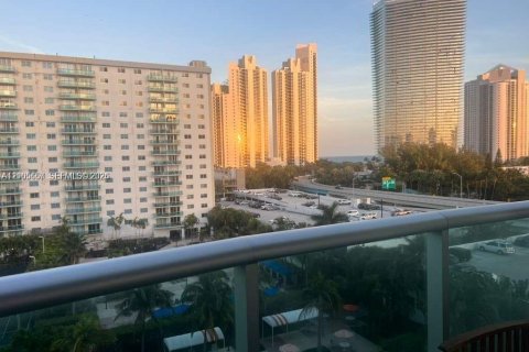 Copropriété à vendre à Sunny Isles Beach, Floride: 1 chambre, 93.37 m2 № 2414483 - photo 3