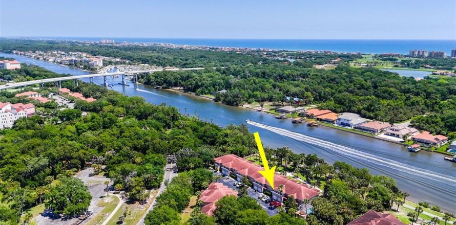 Townhouse in Palm Coast, Florida 3 bedrooms, 199.65 sq.m. № 2149175