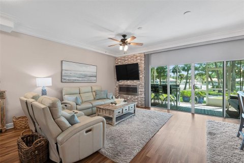 Townhouse in Palm Coast, Florida 3 bedrooms, 199.65 sq.m. № 2149175 - photo 11