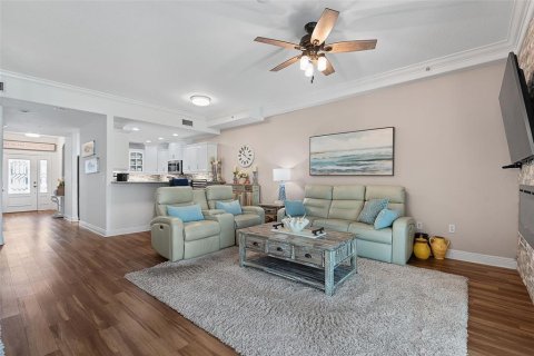 Townhouse in Palm Coast, Florida 3 bedrooms, 199.65 sq.m. № 2149175 - photo 10