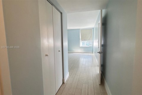 Condominio en venta en Miami Beach, Florida, 1 dormitorio, 74.04 m2 № 2075260 - foto 7