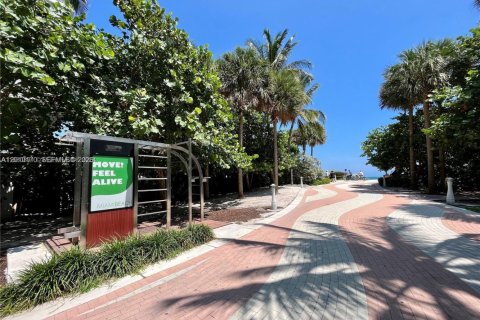 Condominio en venta en Miami Beach, Florida, 1 dormitorio, 74.04 m2 № 2075260 - foto 19