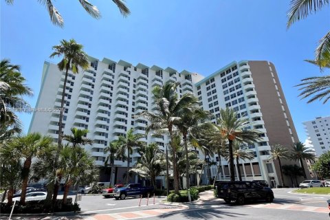 Condominio en Miami Beach, Florida, 1 dormitorio  № 2075260