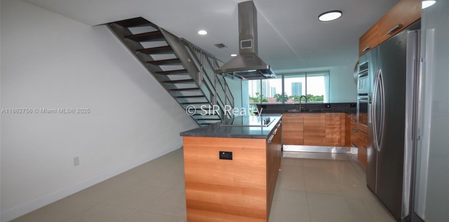 Condominio en Aventura, Florida, 2 dormitorios  № 1978118