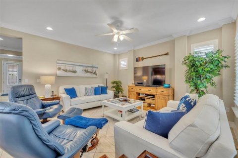 House in Groveland, Florida 2 bedrooms, 180.23 sq.m. № 2122731 - photo 10