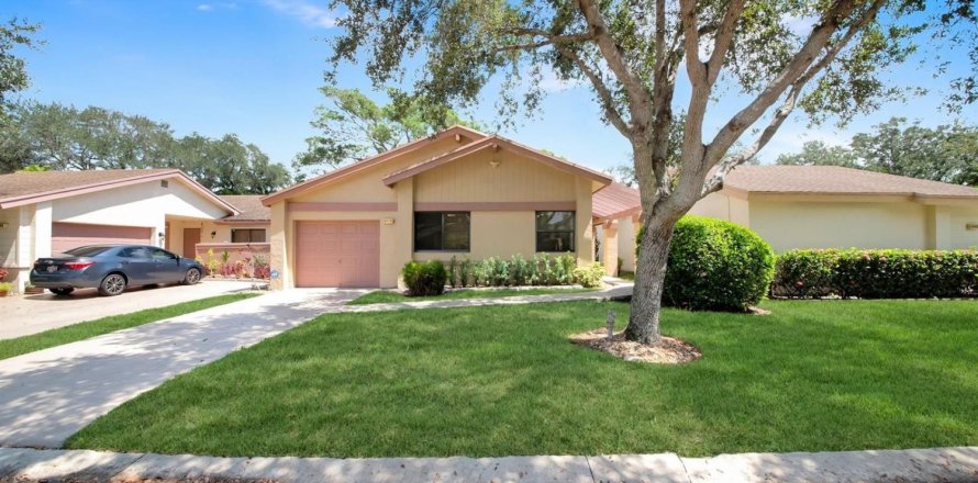 Villa ou maison à Coconut Creek, Floride 2 chambres, 113.62 m2 № 2087429