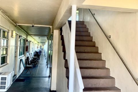 Condominio en venta en Hallandale Beach, Florida, 1 dormitorio, 56.11 m2 № 1706262 - foto 8