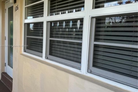 Condominio en venta en Hallandale Beach, Florida, 1 dormitorio, 56.11 m2 № 1706262 - foto 7