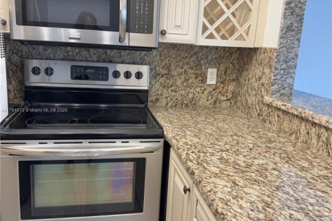 Condominio en venta en Hallandale Beach, Florida, 1 dormitorio, 56.11 m2 № 1706262 - foto 5