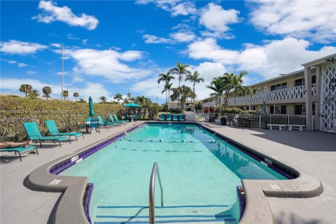 Condominio en venta en Hallandale Beach, Florida, 1 dormitorio, 56.11 m2 № 1706262 - foto 1