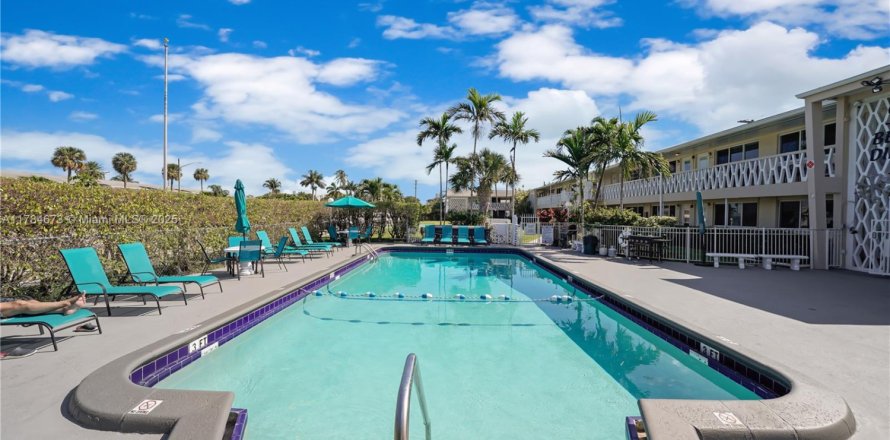 Condominio en Hallandale Beach, Florida, 1 dormitorio  № 1706262