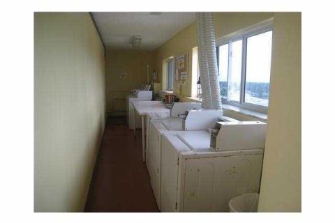 Купить кондоминиум в Холливуд, Флорида 3 комнаты, 61.32м2, № 2083337 - фото 17