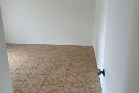 Copropriété à louer à Hialeah, Floride: 2 chambres, 96.15 m2 № 1951855 - photo 10