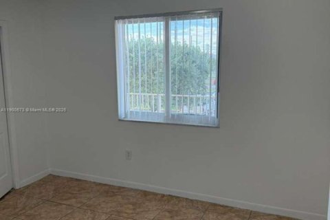 Copropriété à louer à Hialeah, Floride: 2 chambres, 96.15 m2 № 1951855 - photo 5