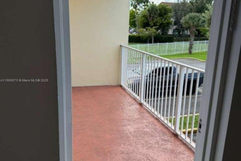 Copropriété à louer à Hialeah, Floride: 2 chambres, 96.15 m2 № 1951855 - photo 11