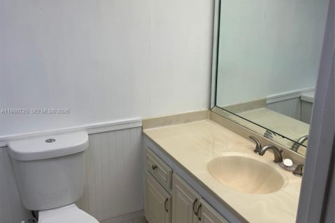 Condo in Coconut Creek, Florida, 3 bedrooms № 2051705 - photo 9