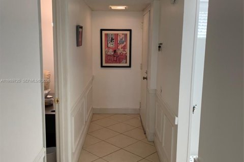 Condo in Coconut Creek, Florida, 3 bedrooms № 2051705 - photo 5