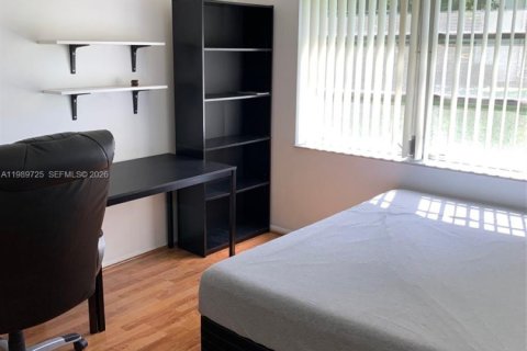 Condo in Coconut Creek, Florida, 3 bedrooms № 2051705 - photo 10