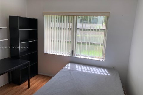 Condo in Coconut Creek, Florida, 3 bedrooms № 2051705 - photo 11