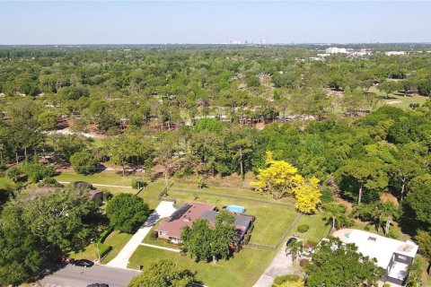 House in Orlando, Florida 4 bedrooms, 329.99 sq.m. № 1716443 - photo 22