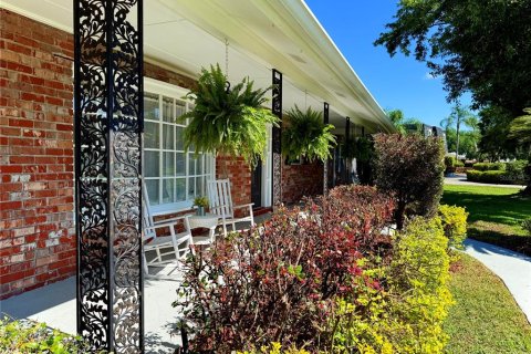 House in Orlando, Florida 4 bedrooms, 329.99 sq.m. № 1716443 - photo 5