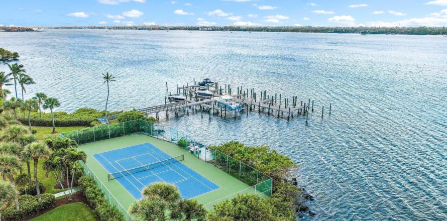 Condo in Palm Beach, Florida, 2 bedrooms № 1022023